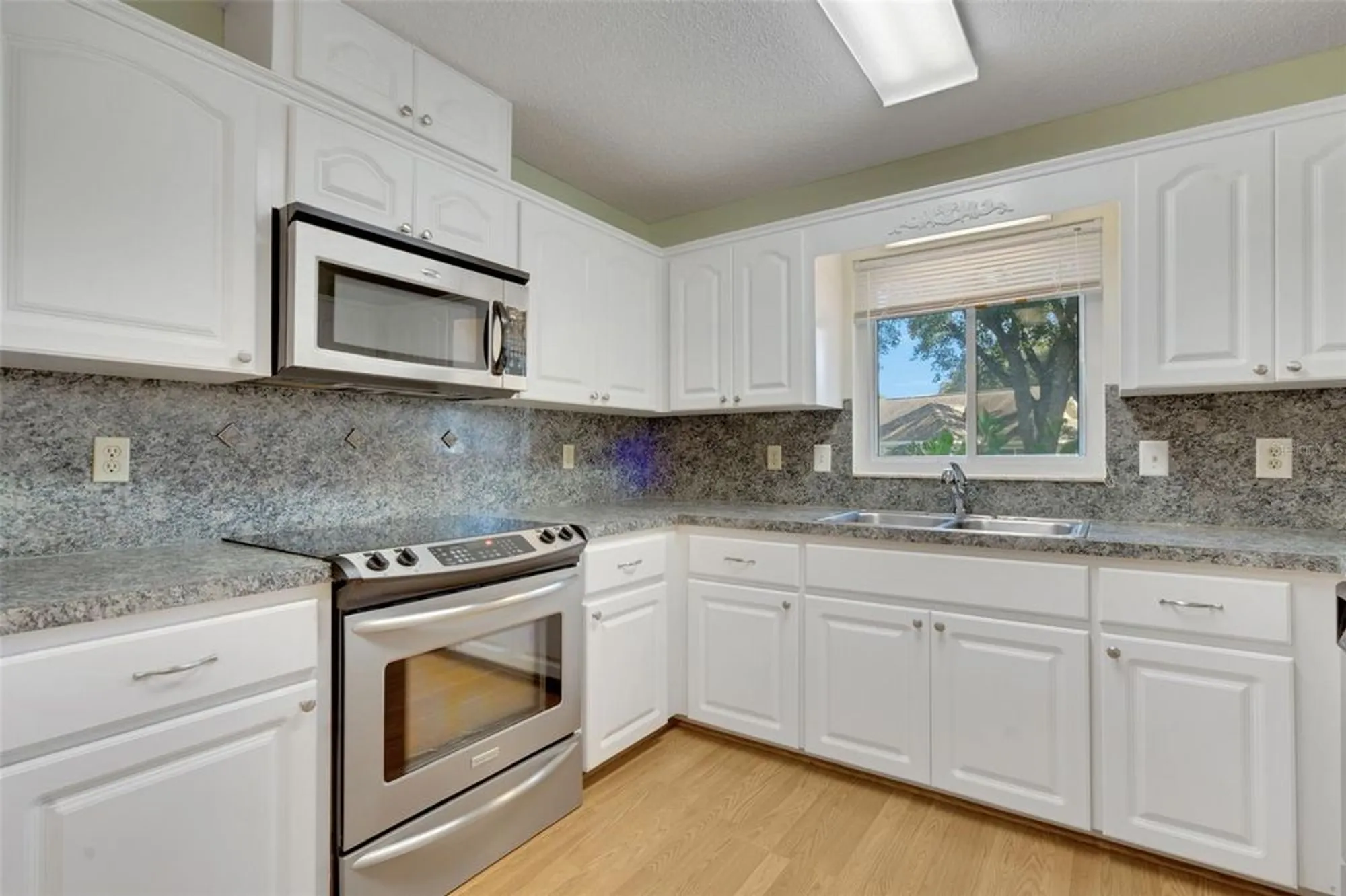 Property Slideshow image 15 of 39 | 8723 sw 93rd ln a, Ocala, FL, 34481