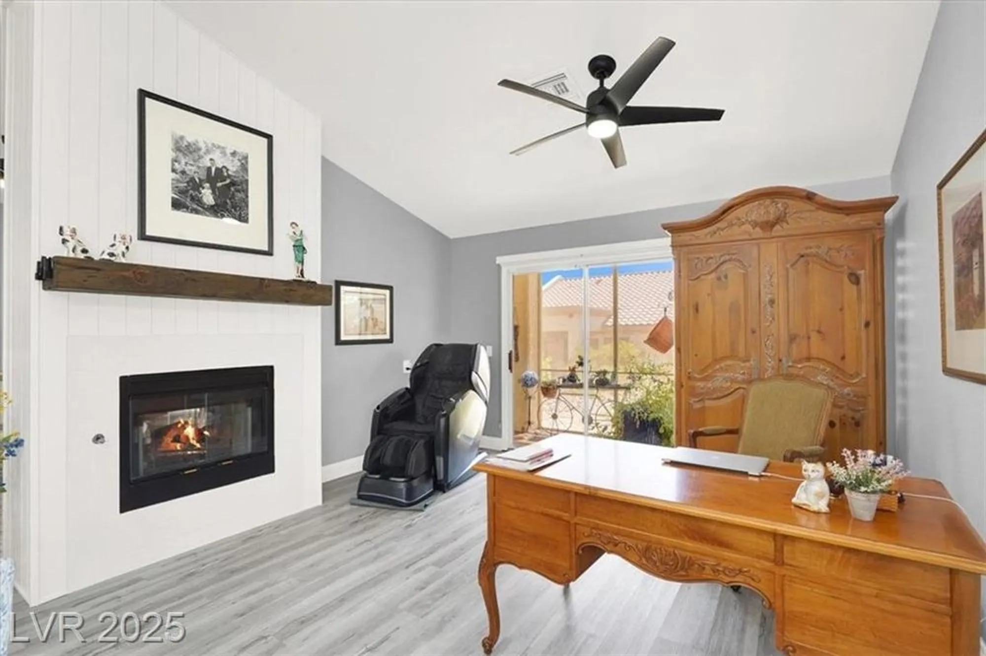Property Slideshow image 10 of 26 | 2408 dove valley ct, Las Vegas, NV, 89134