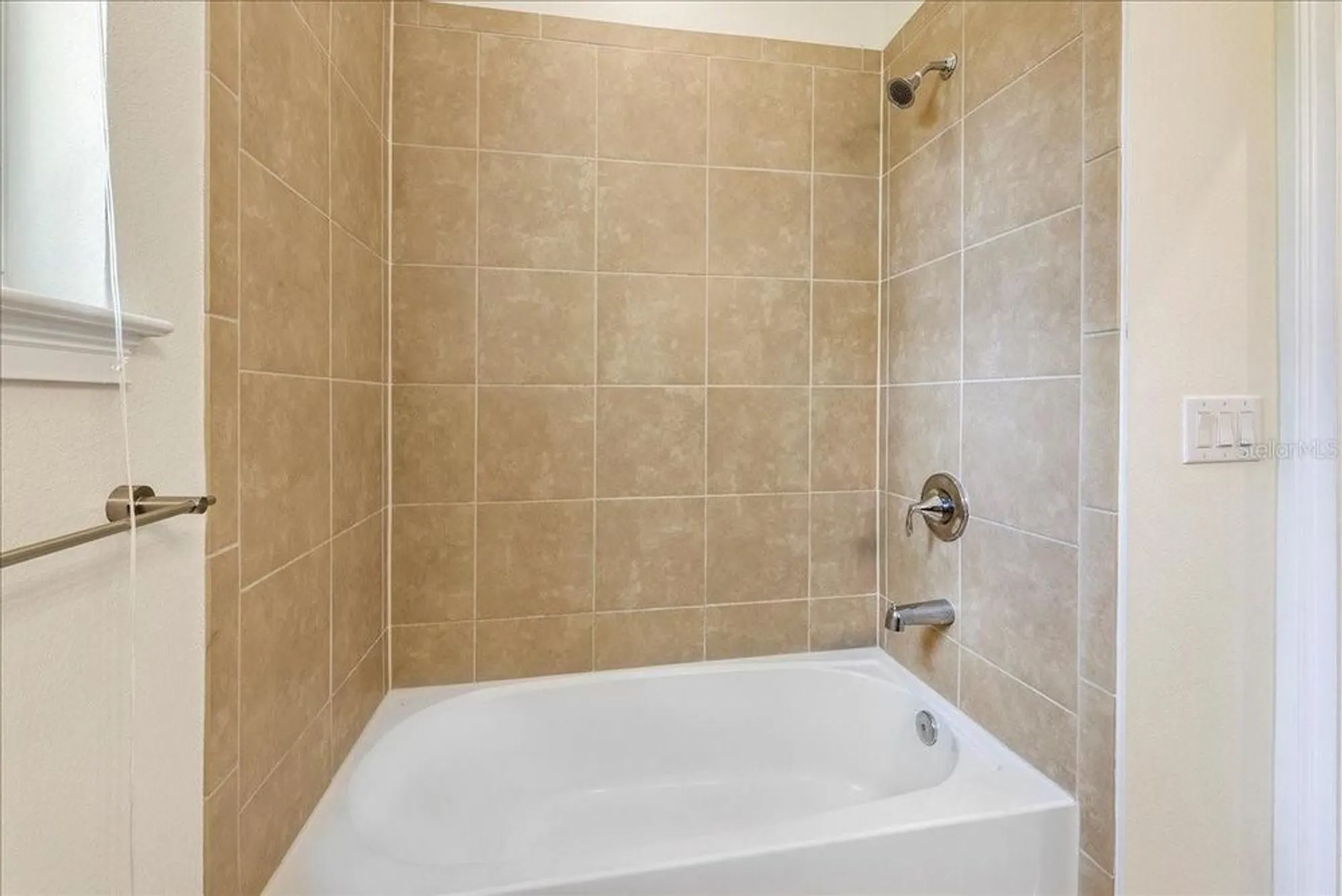 Property Slideshow image 25 of 50 | 11934 meadowgate pl, Lakewood Ranch, FL, 34211