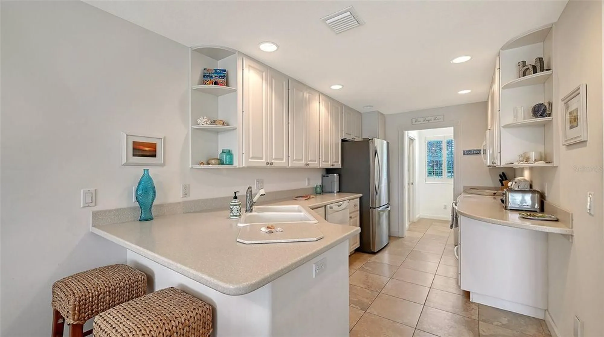 Property Slideshow image 17 of 63 | 1749 burgos dr, Sarasota, FL, 34238