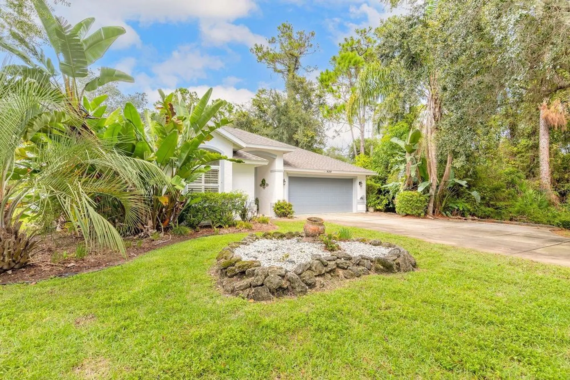 Property Slideshow image 1 of 44 | 920 brookridge ln, Ormond Beach, FL, 32174