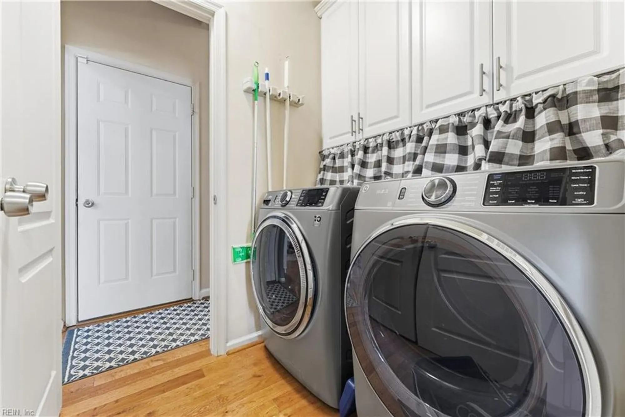 Property Slideshow image 21 of 44 | 3237 gallahad dr, Virginia Beach, VA, 23456