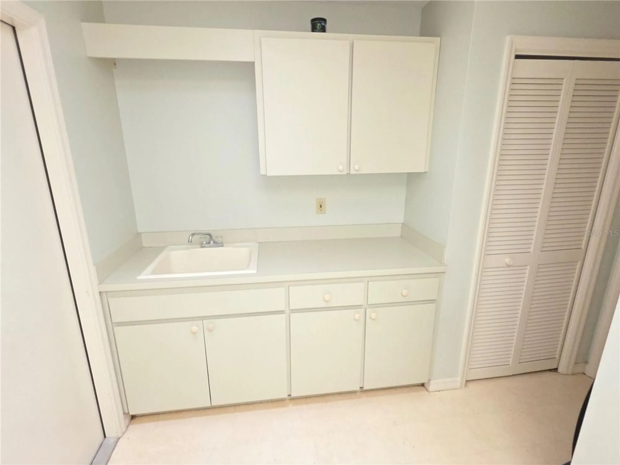 Property Slideshow image 26 of 37 | 9168 southern comfort ct, Weeki Wachee, FL, 34613