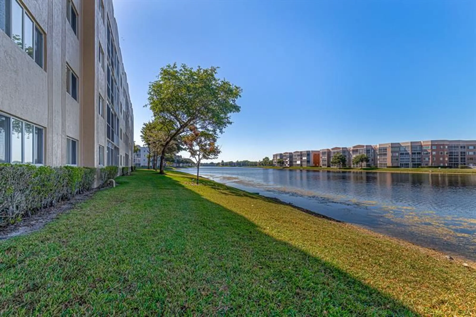Property Slideshow image 25 of 44 | 7739 southampton ter 411, Tamarac, FL, 33321