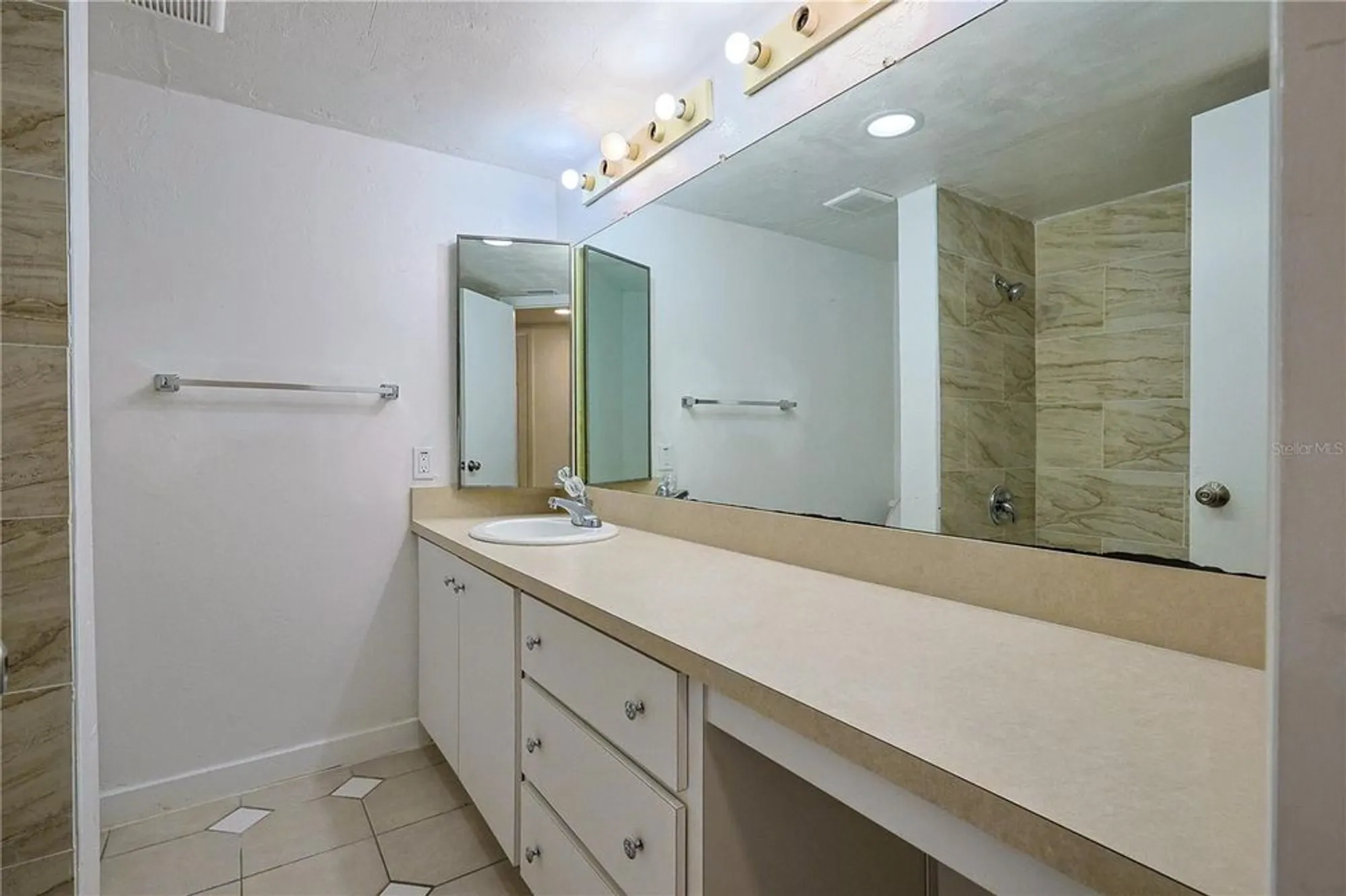 Property Slideshow image 16 of 34 | 15102 sandalwood dr # 102, Wildwood, FL, 34785