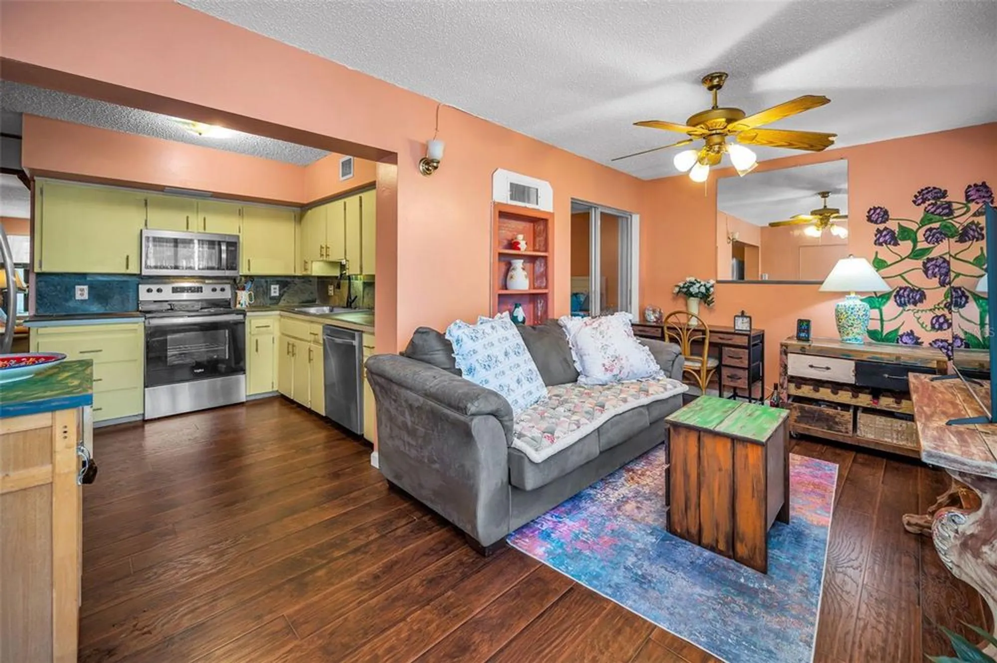 Property Slideshow image 17 of 67 | 2402 ecuadorian way 10, Clearwater, FL, 33763