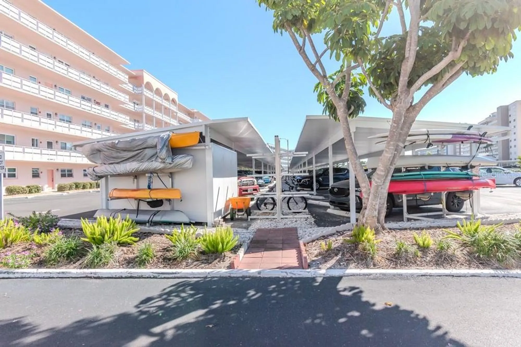 Property Slideshow image 32 of 51 | 6025 shore blvd 611, Gulfport, FL, 33707