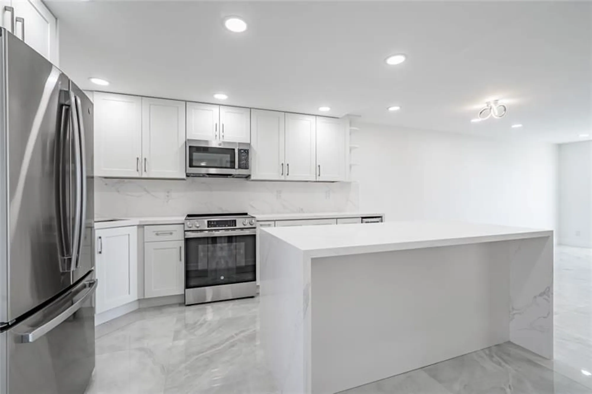 Property Slideshow image 9 of 81 | 8900 washington blvd 418, Pembroke Pines, FL, 33025