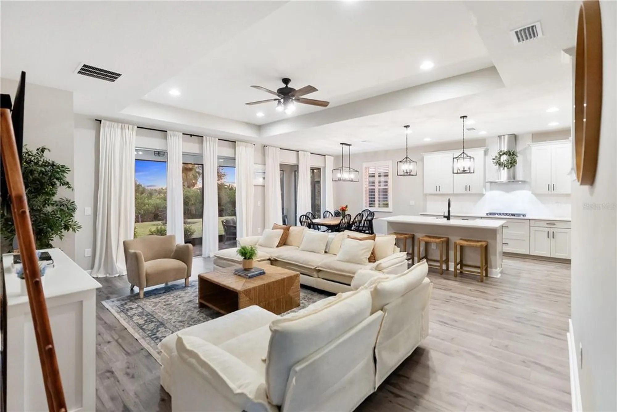 Property Slideshow image 25 of 99 | 16804 savory mist cir, Bradenton, FL, 34211