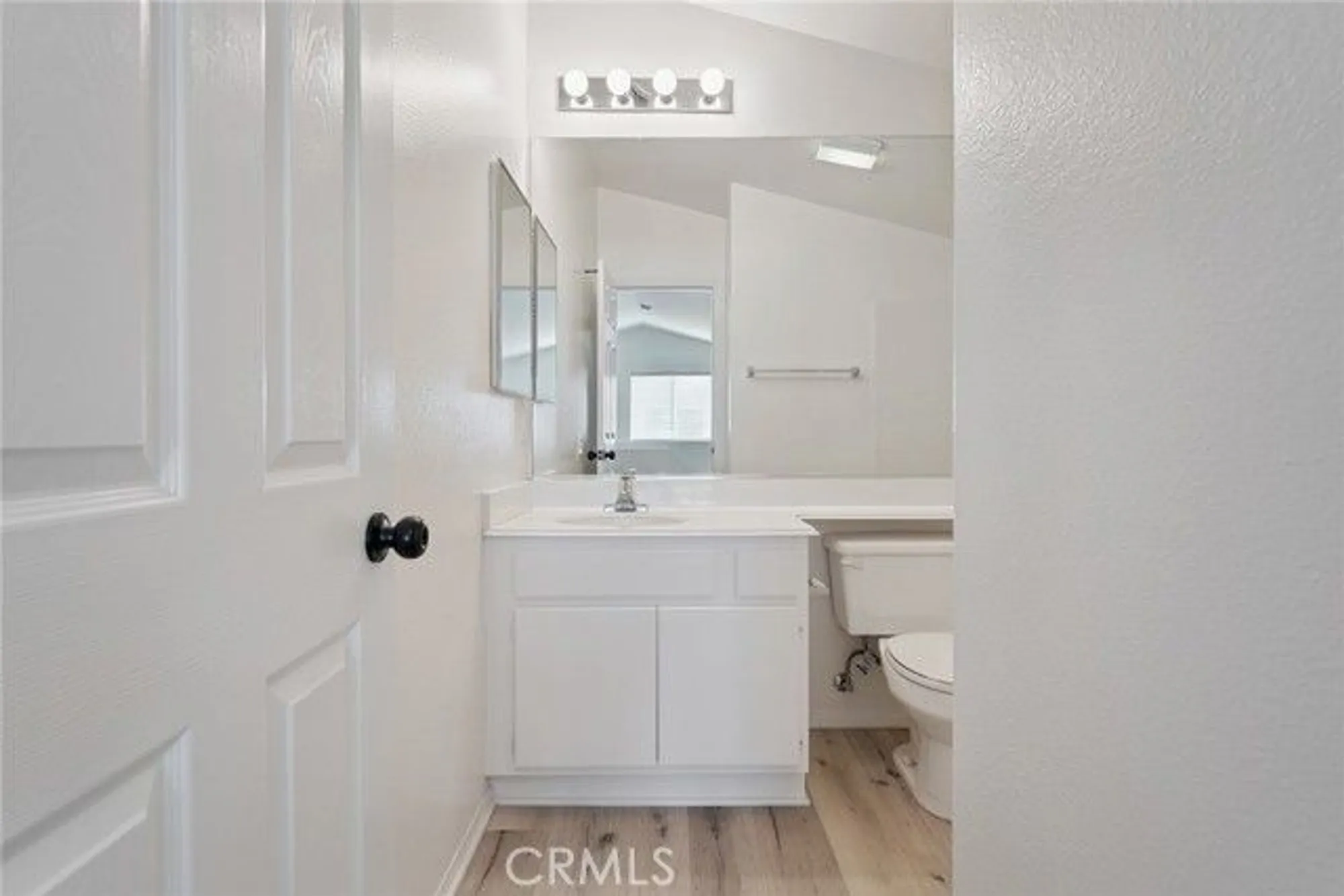 Property Slideshow image 36 of 52 | 2024 tulip ave, Simi Valley, CA, 93063