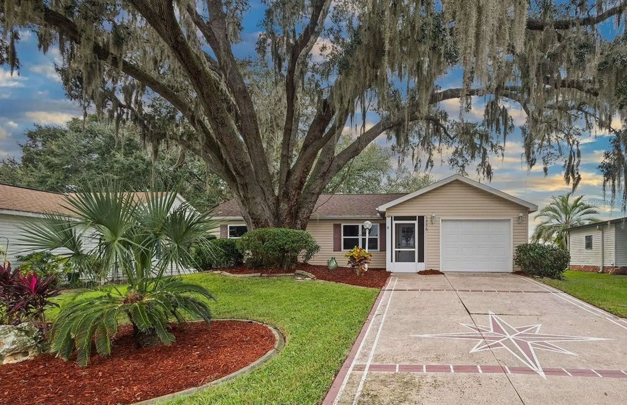 Property Slideshow image 1 of 34 | 1536 e schwartz blvd, The Villages, FL, 32159