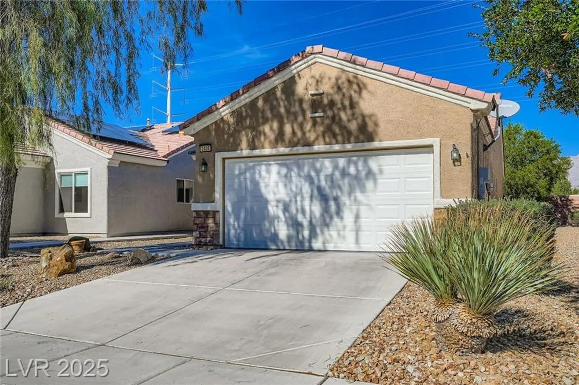 Property Slideshow image 4 of 29 | 2404 willow wren dr, North Las Vegas, NV, 89084