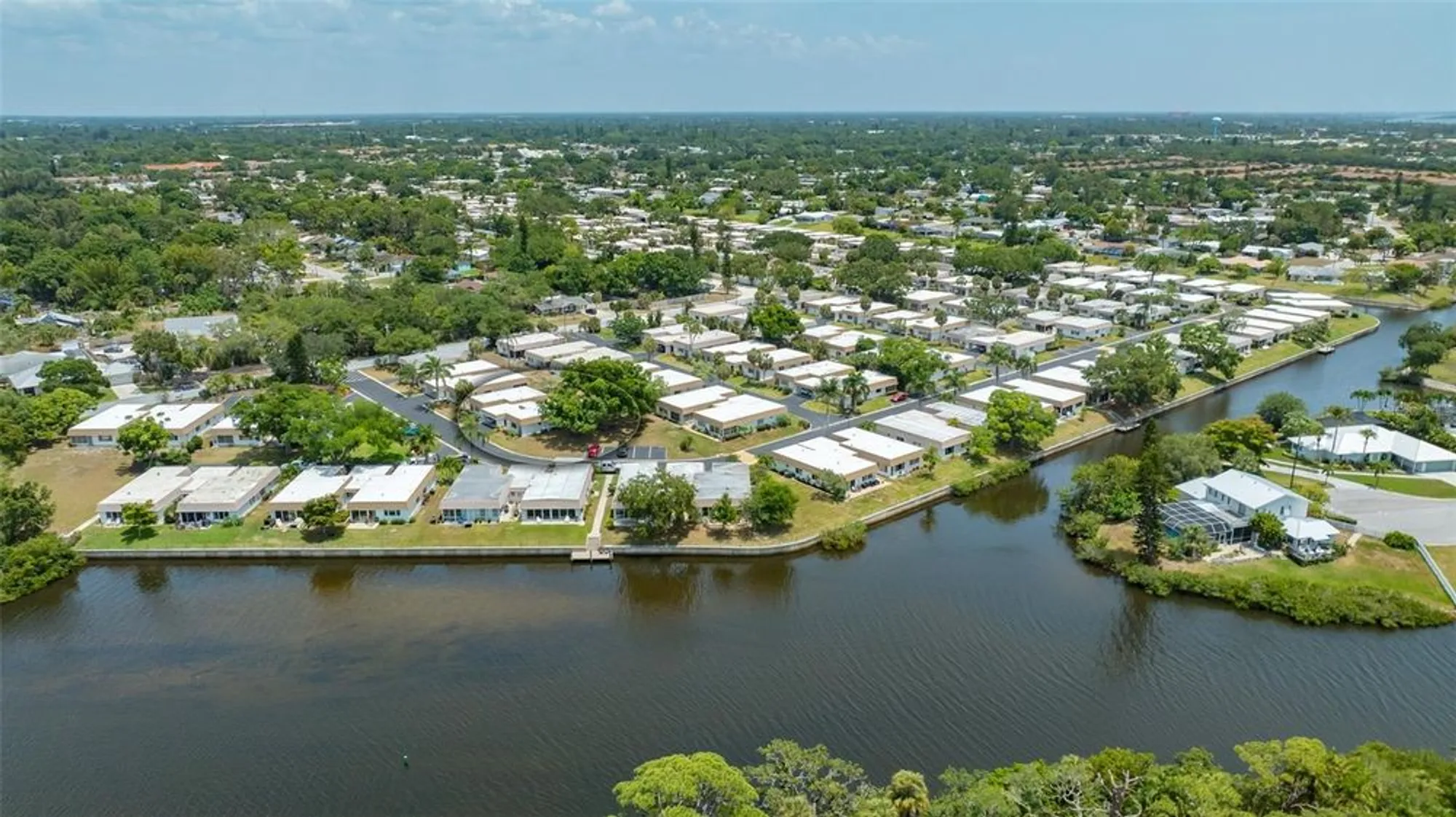 Property Slideshow image 54 of 86 | 2016 riverbluff pkwy v328, Sarasota, FL, 34231