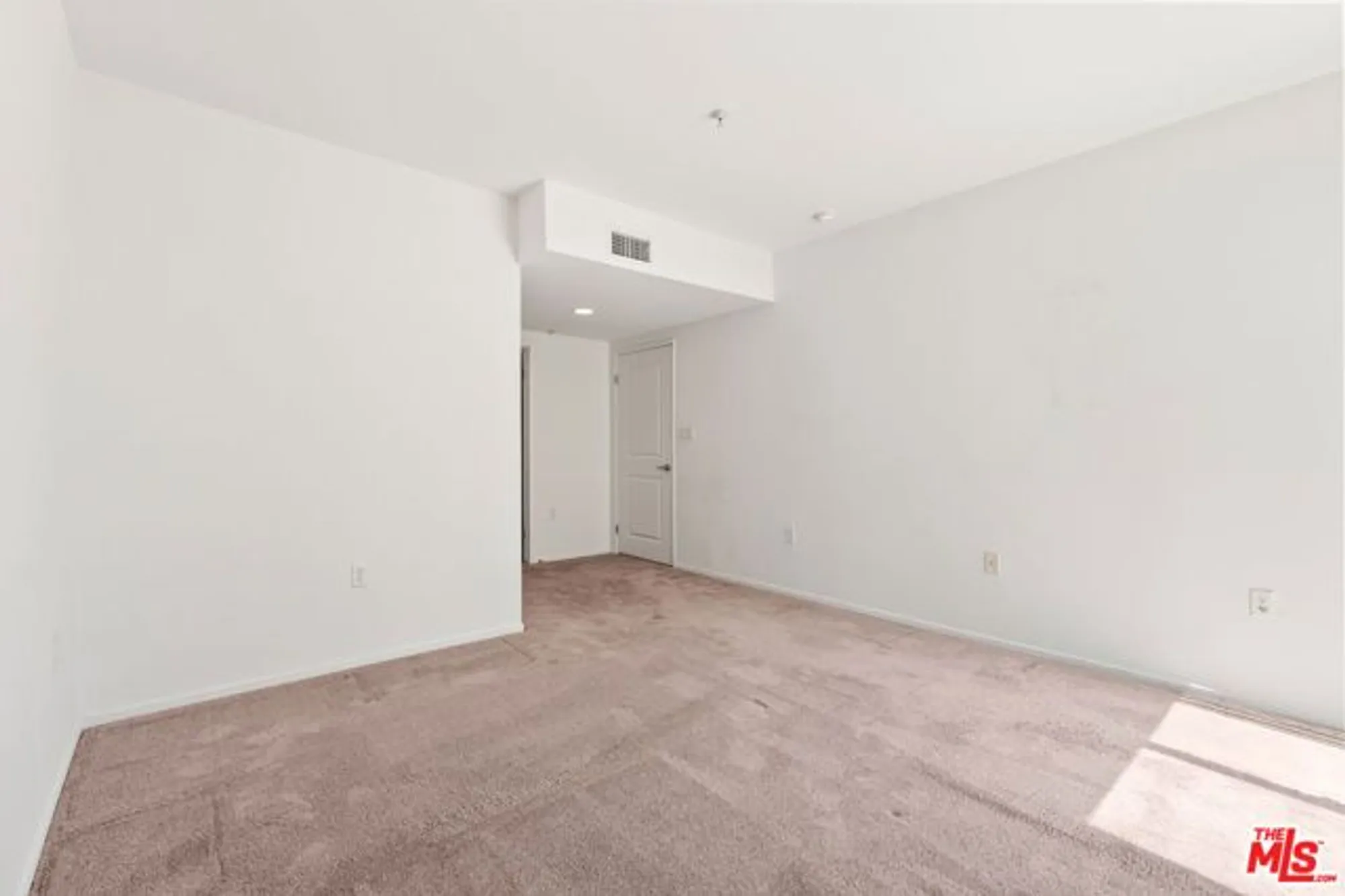 Property Slideshow image 19 of 41 | 267 s san pedro st unit 211, Los Angeles, CA, 90012