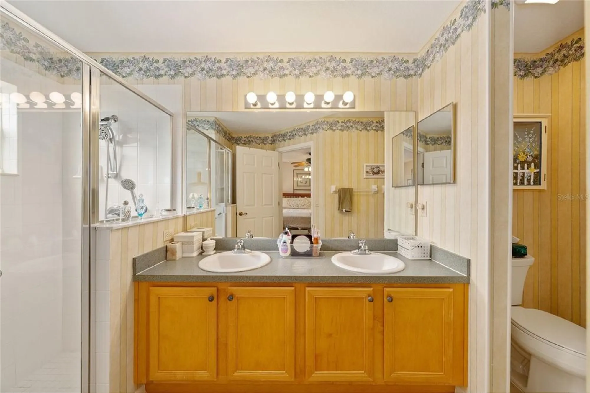 Property Slideshow image 26 of 37 | 24817 cranes roost cir, Leesburg, FL, 34748