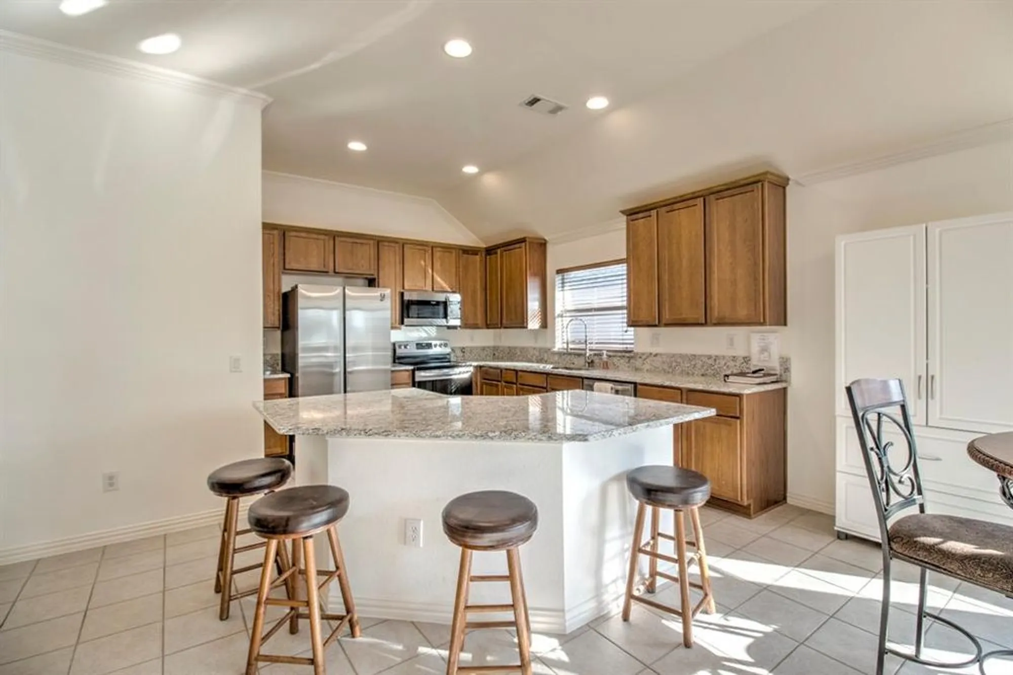 Property Slideshow image 11 of 35 | 9605 orangewood trl, Denton, TX, 76207