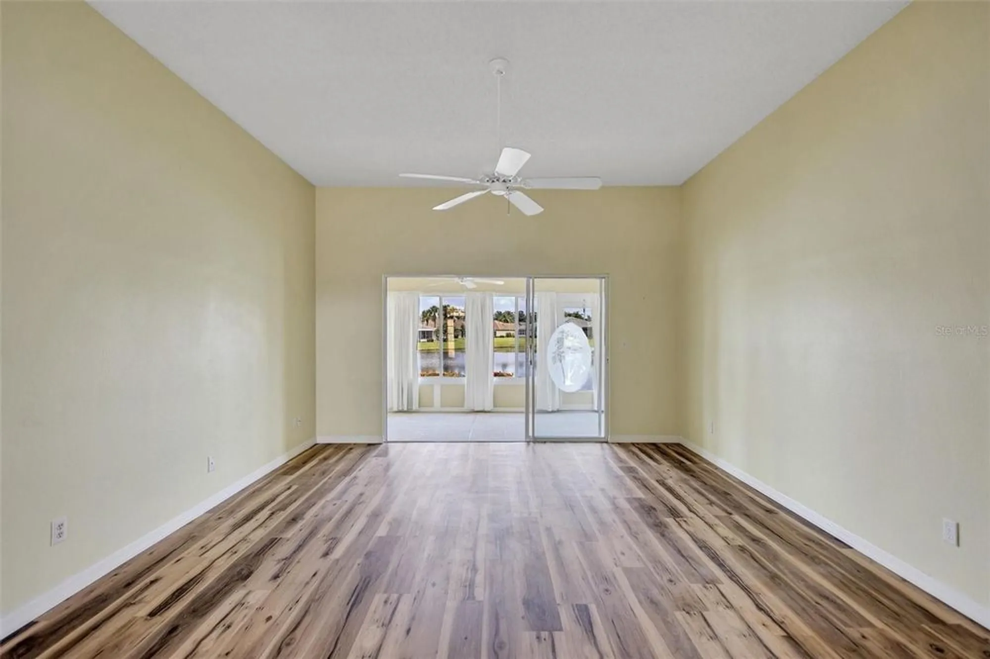 Property Slideshow image 21 of 48 | 811 staffordshire ln 32, Sun City Center, FL, 33573