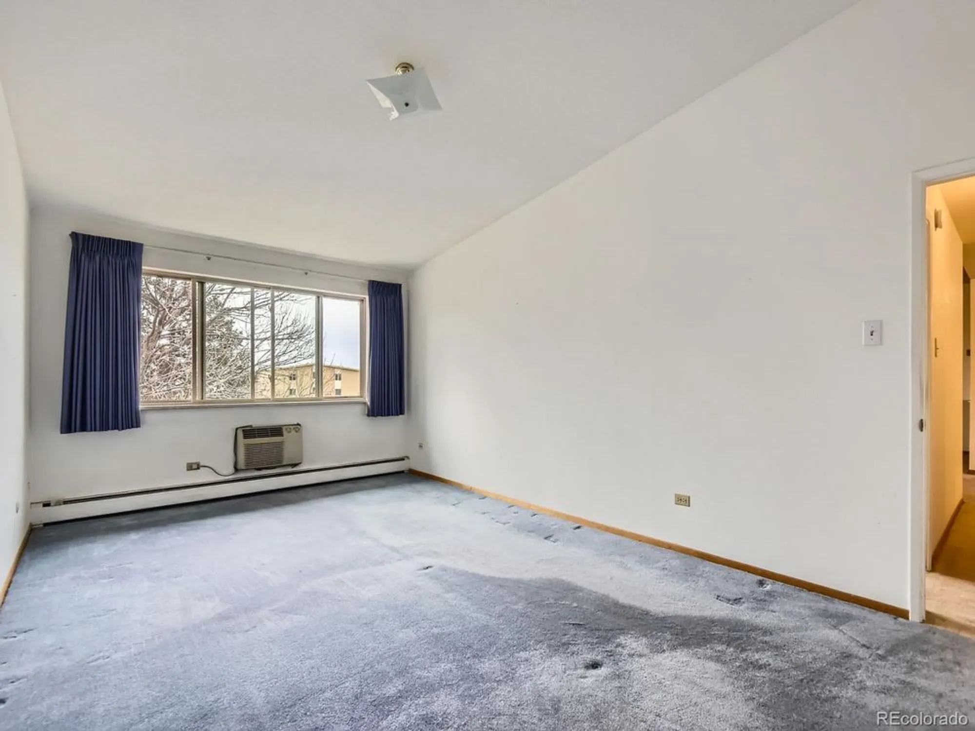 Property Slideshow image 18 of 32 | 625 s alton way 3d, Denver, CO, 80247