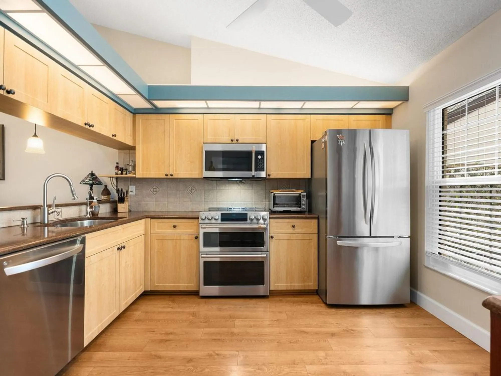 Property Slideshow image 15 of 73 | 6103 clubside dr # 6103, Sarasota, FL, 34243