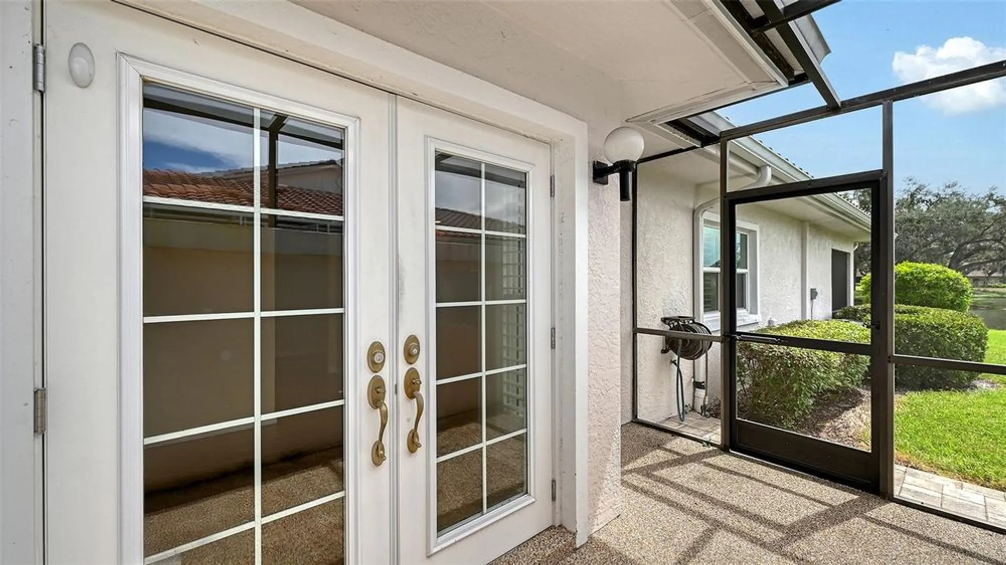 Property Slideshow image 22 of 63 | 7340 golf pointe cir, Sarasota, FL, 34243