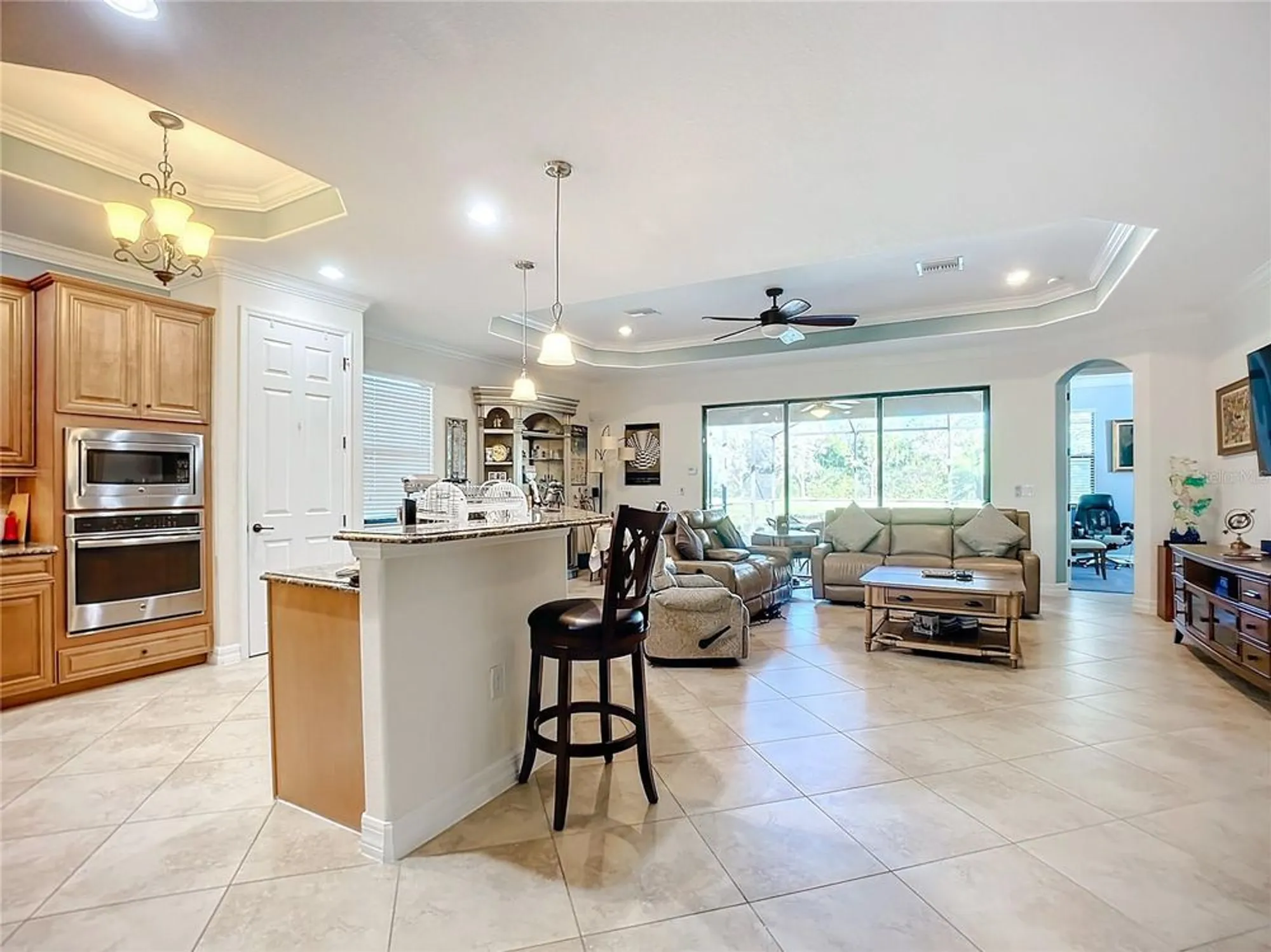 Property Slideshow image 15 of 61 | 2902 aviamar cir, Naples, FL, 34114