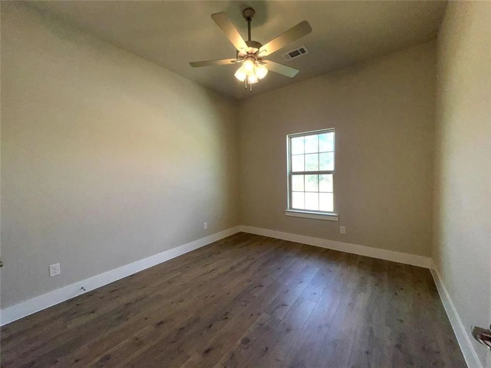 Property Slideshow image 17 of 17 | 5836 fresco dr, Fort Worth, TX, 76123