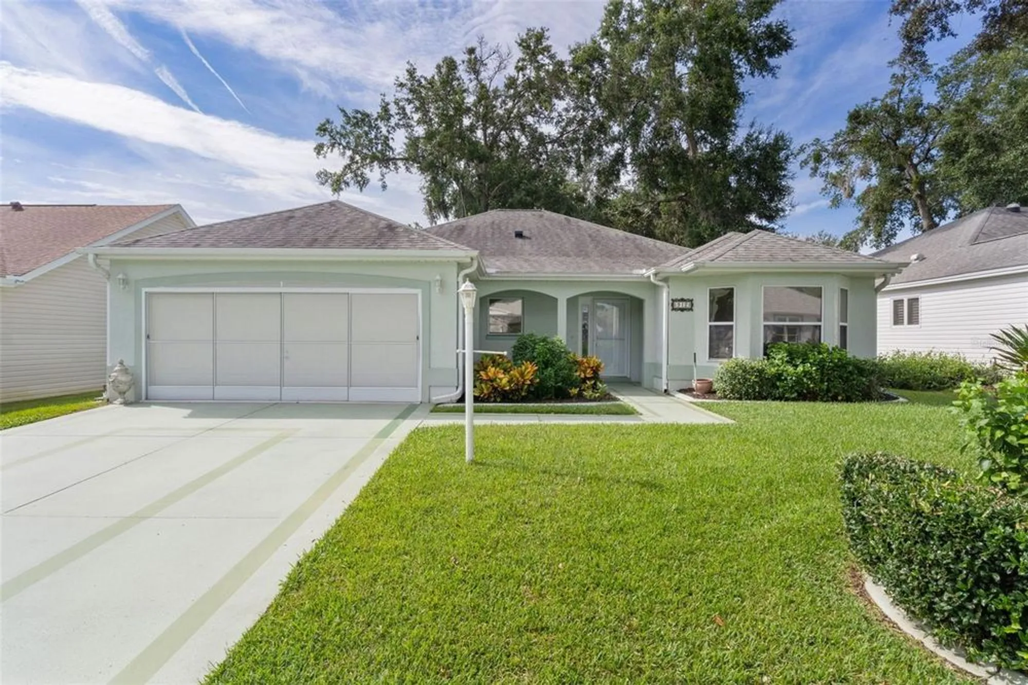 Property Slideshow image 1 of 44 | 912 ventura dr, The Villages, FL, 32159