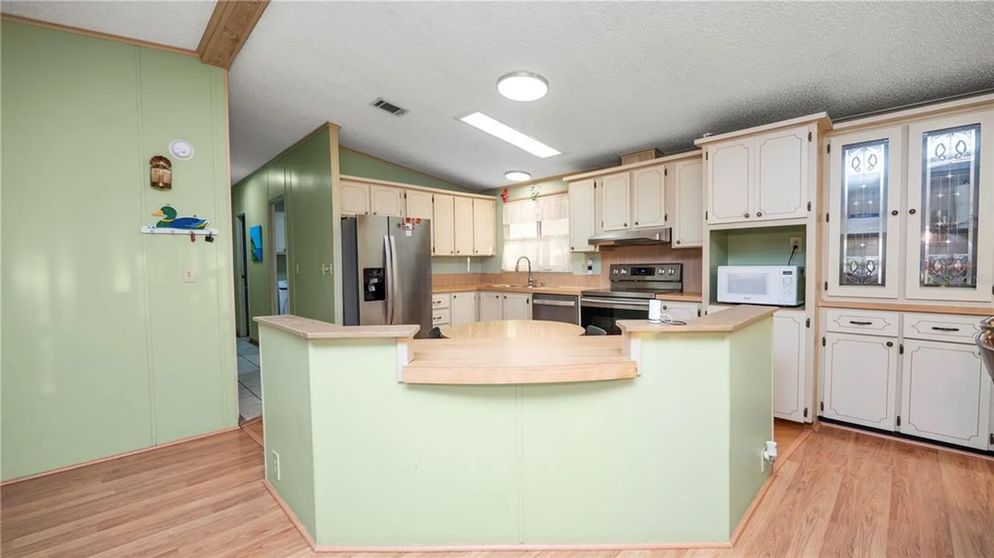 Property Slideshow image 13 of 47 | 5027 forest crest dr, Lakeland, FL, 33810