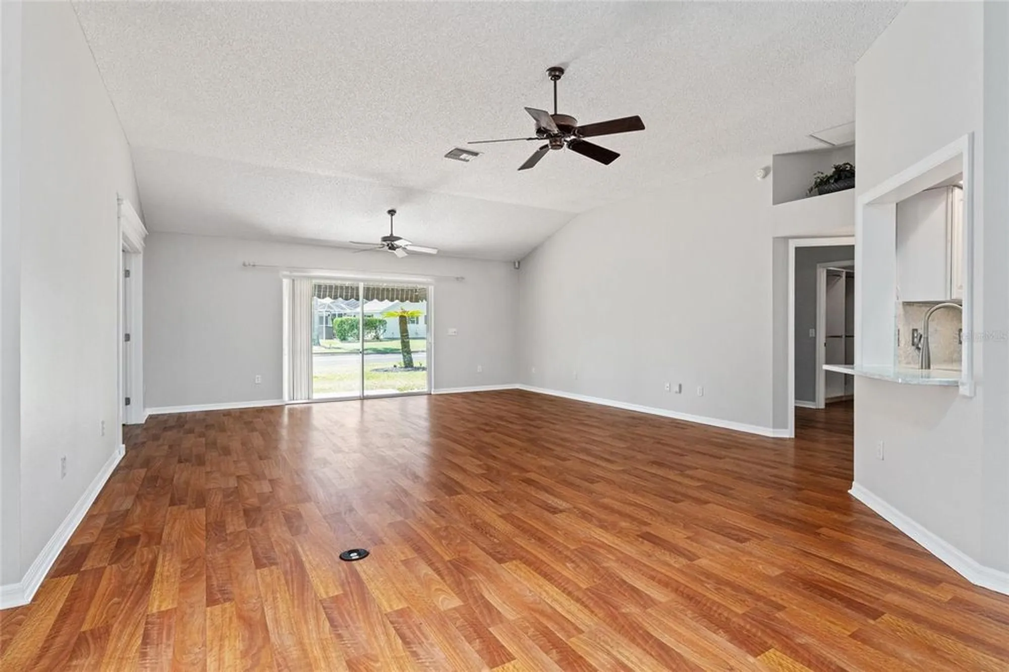 Property Slideshow image 18 of 50 | 2461 merida cir, The Villages, FL, 32162