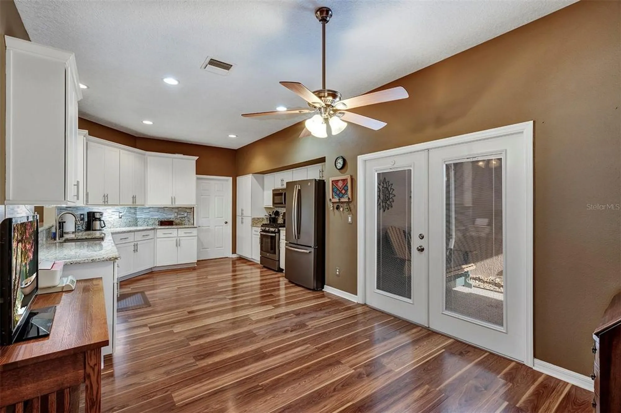 Property Slideshow image 15 of 73 | 5305 indian ocean loop, Tavares, FL, 32778