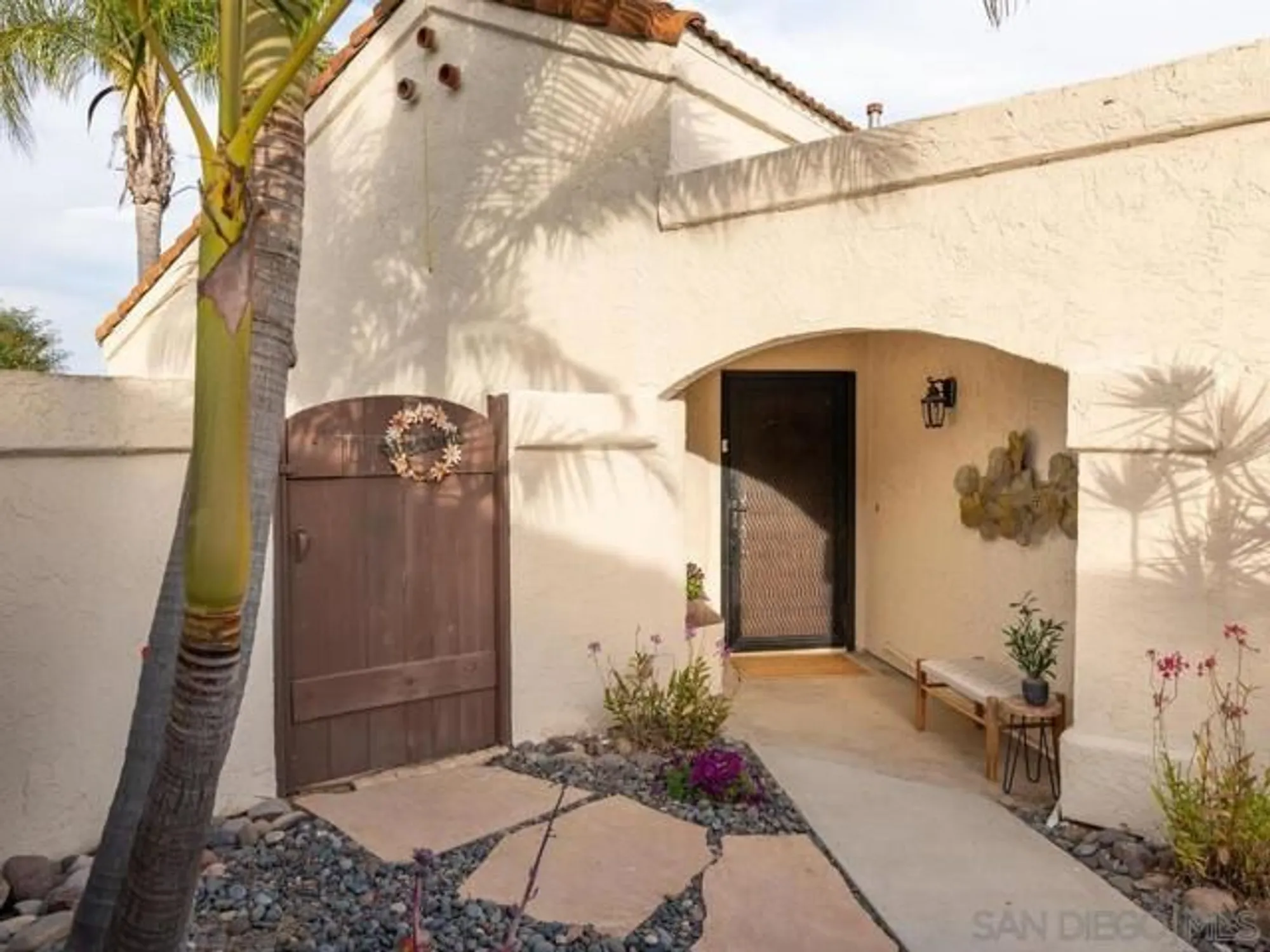 Property Slideshow image 3 of 68 | 12872 circulo dardo, San Diego, CA, 92128