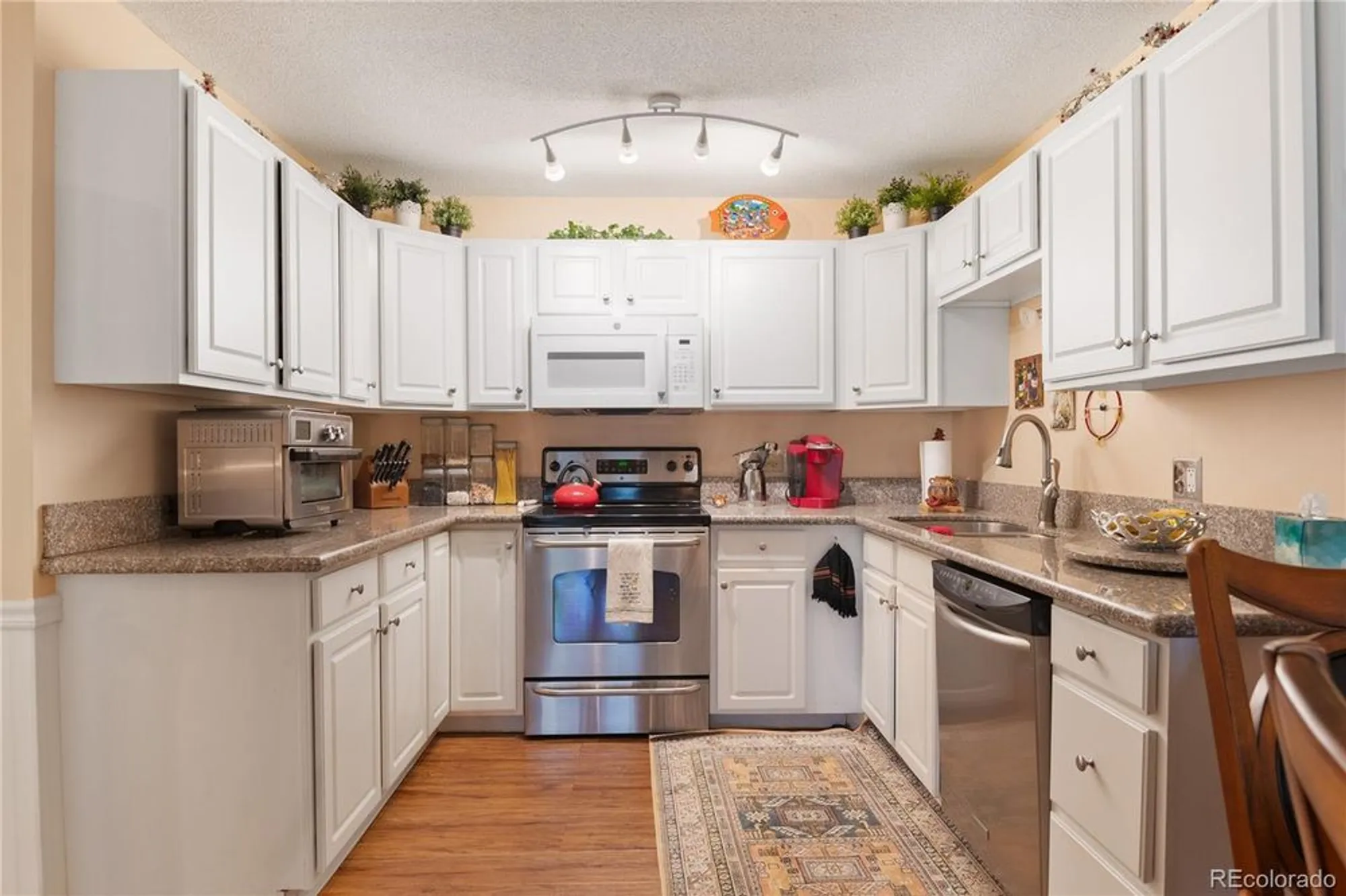 Property Slideshow image 8 of 28 | 585 s alton way apt 10a, Denver, CO, 80247