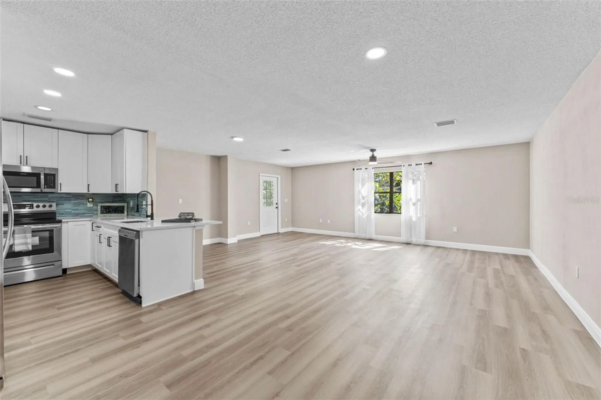 Property Slideshow image 8 of 31 | 636 fort duquesna dr, Sun City Center, FL, 33573