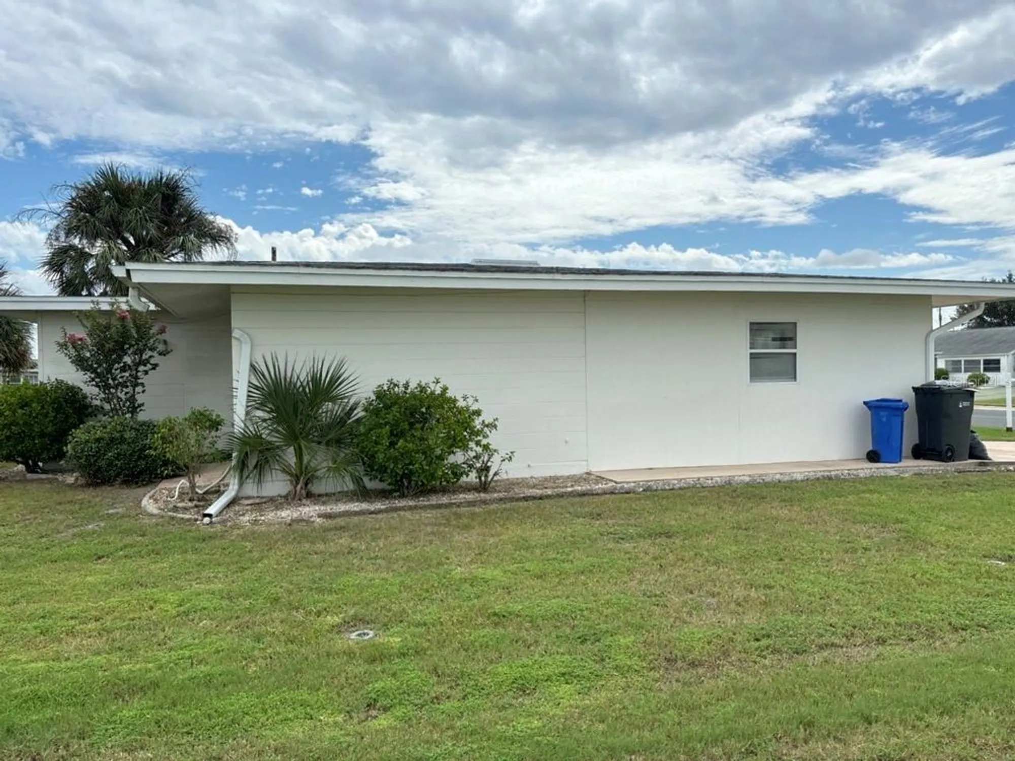 Property Slideshow image 5 of 16 | 1515 danbury dr, Sun City Center, FL, 33573