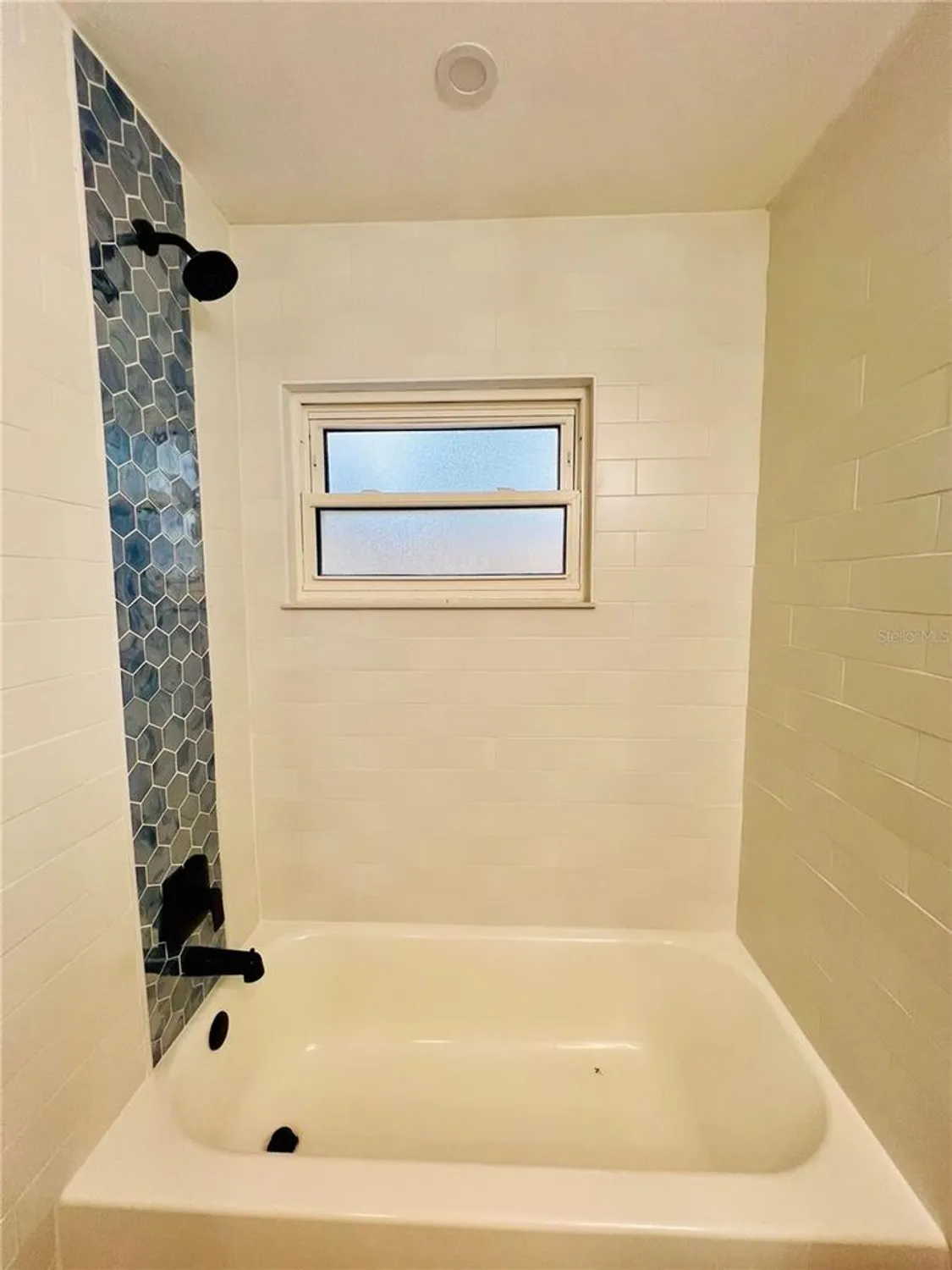 Property Slideshow image 18 of 28 | 801 leeward way, Palm Harbor, FL, 34685