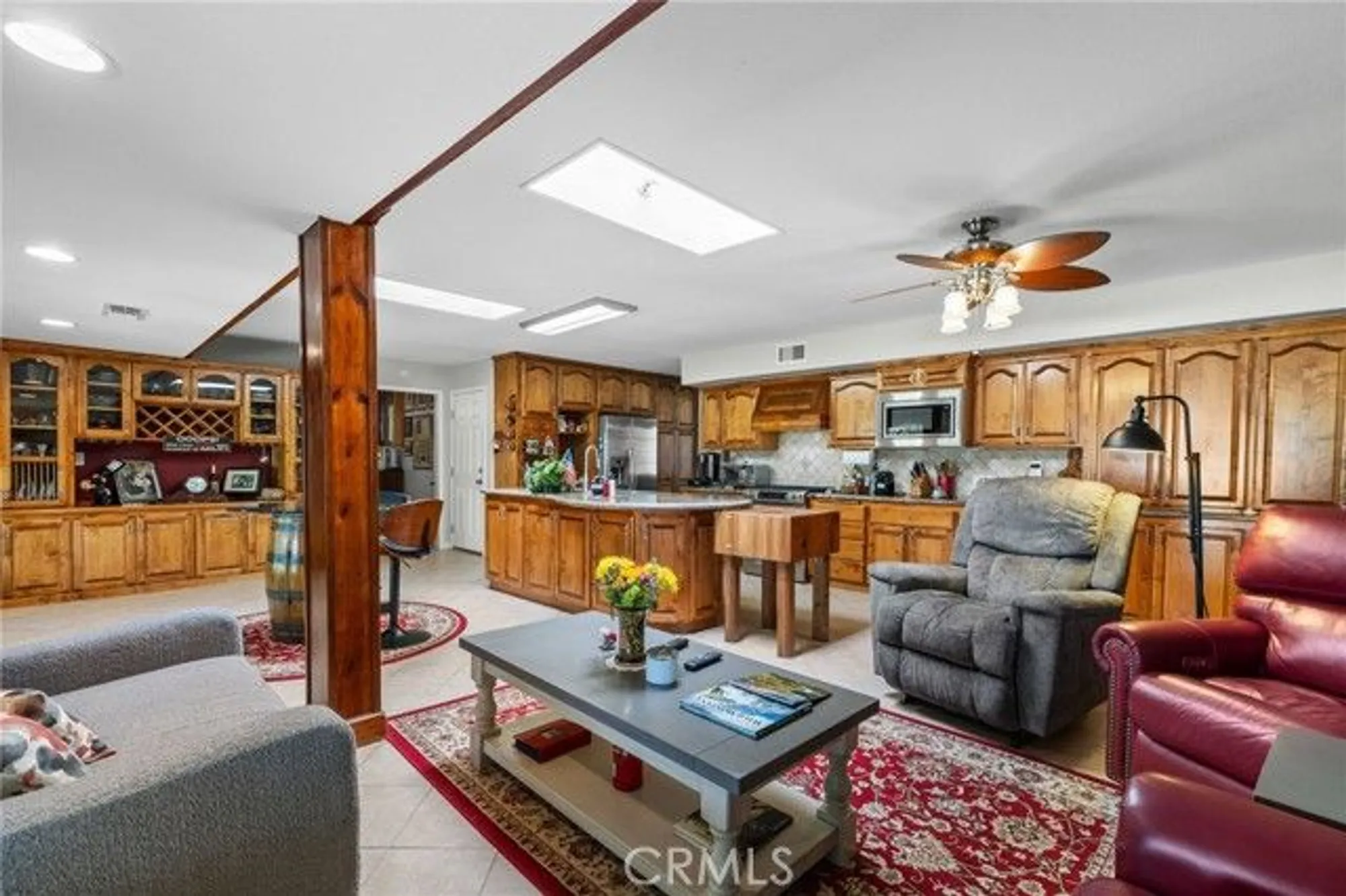 Property Slideshow image 14 of 48 | 704 river oaks dr, Bakersfield, CA, 93309