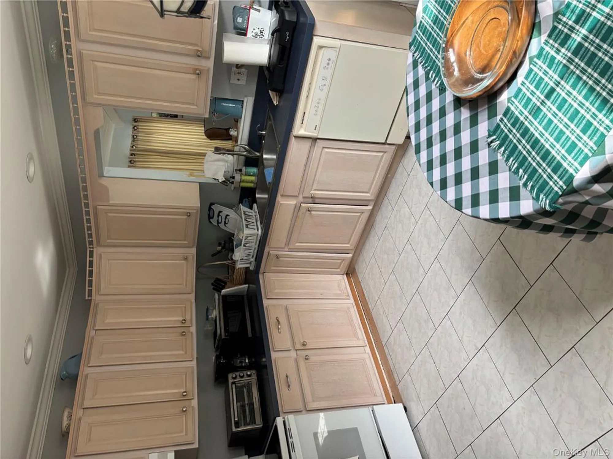 Property Slideshow image 8 of 21 | 190 canterbury dr, Ridge, NY, 11961