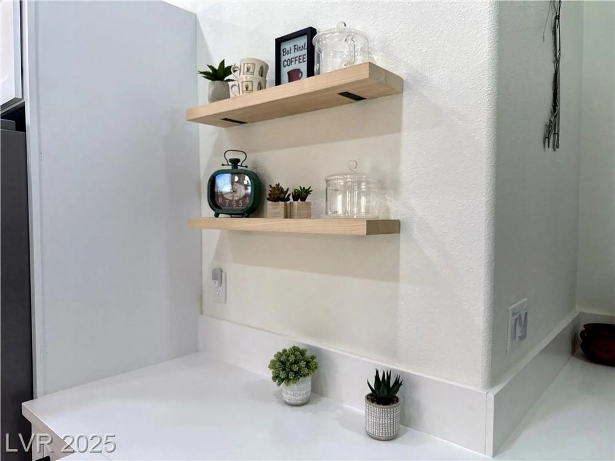 Property Slideshow image 35 of 36 | 10041 netherton dr, Las Vegas, NV, 89134