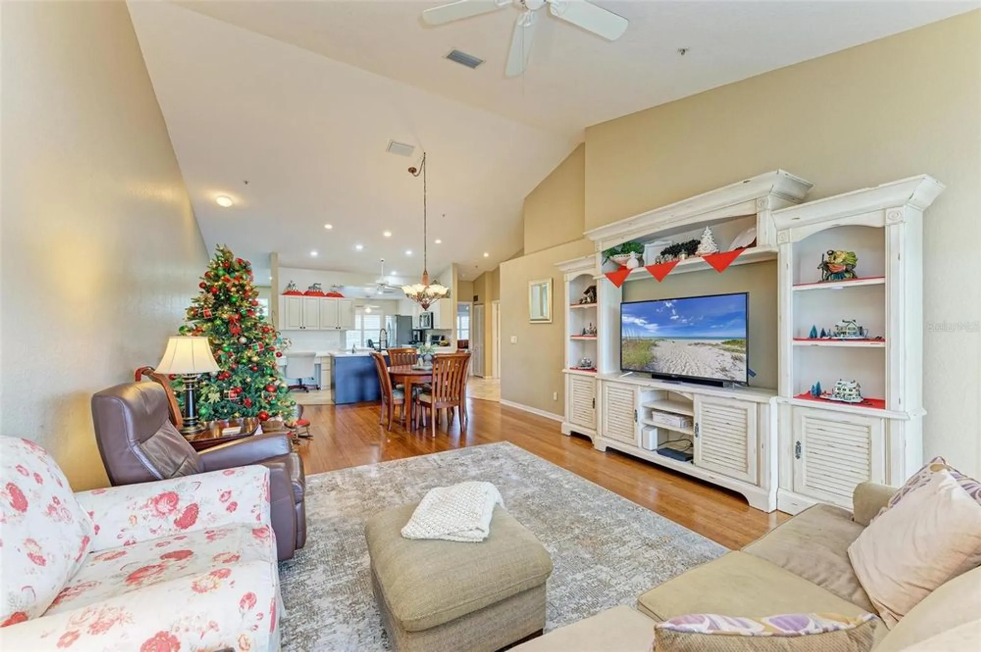 Property Slideshow image 8 of 35 | 6620 pineview ter, Bradenton, FL, 34203