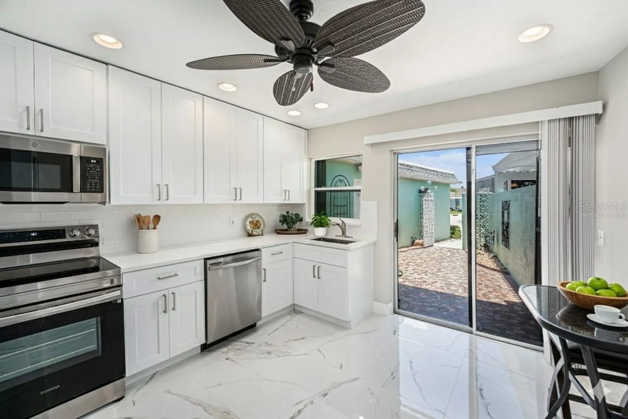 Property Slideshow image 7 of 34 | 384 boca ciega point blvd, Saint Petersburg, FL, 33708