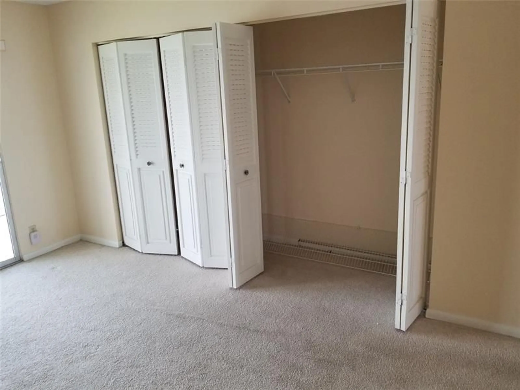 Property Slideshow image 10 of 25 | 4090 cornwall e # 4090, Boca Raton, FL, 33434