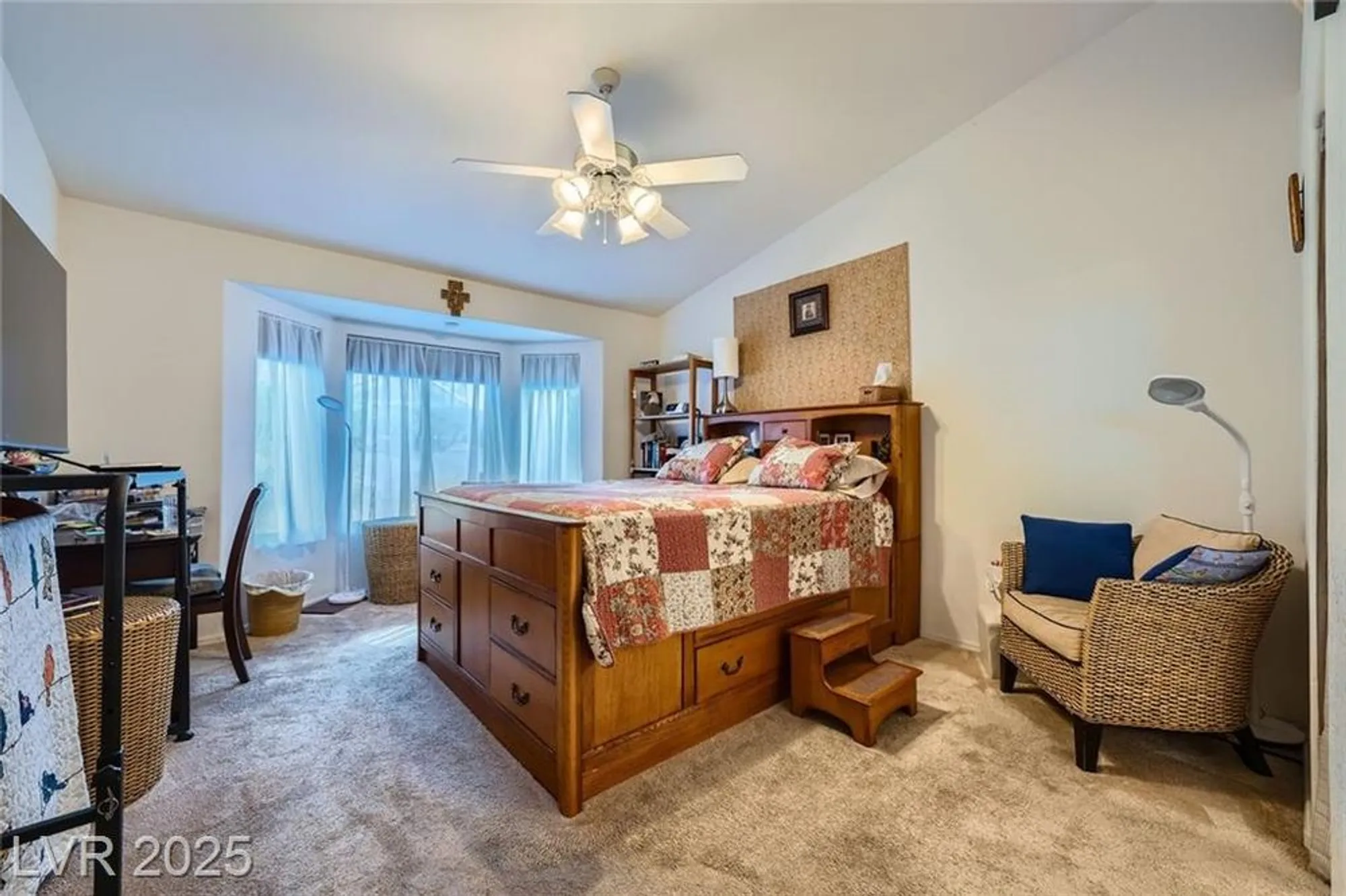 Property Slideshow image 19 of 28 | 2401 ocean edge ct, Las Vegas, NV, 89134