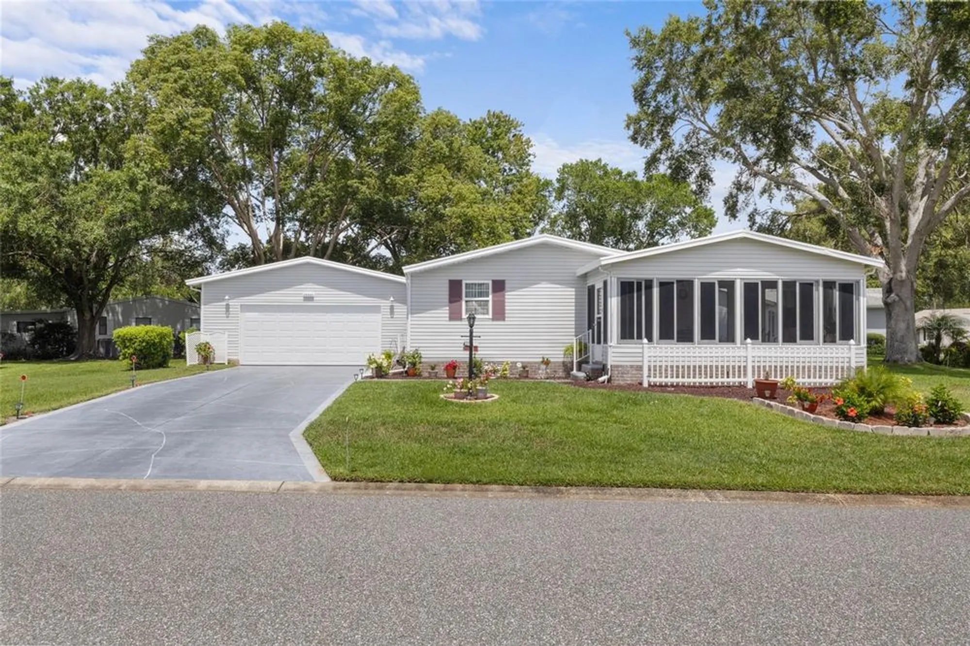 Property Slideshow image 32 of 38 | 25333 casa del lago ln, Leesburg, FL, 34748