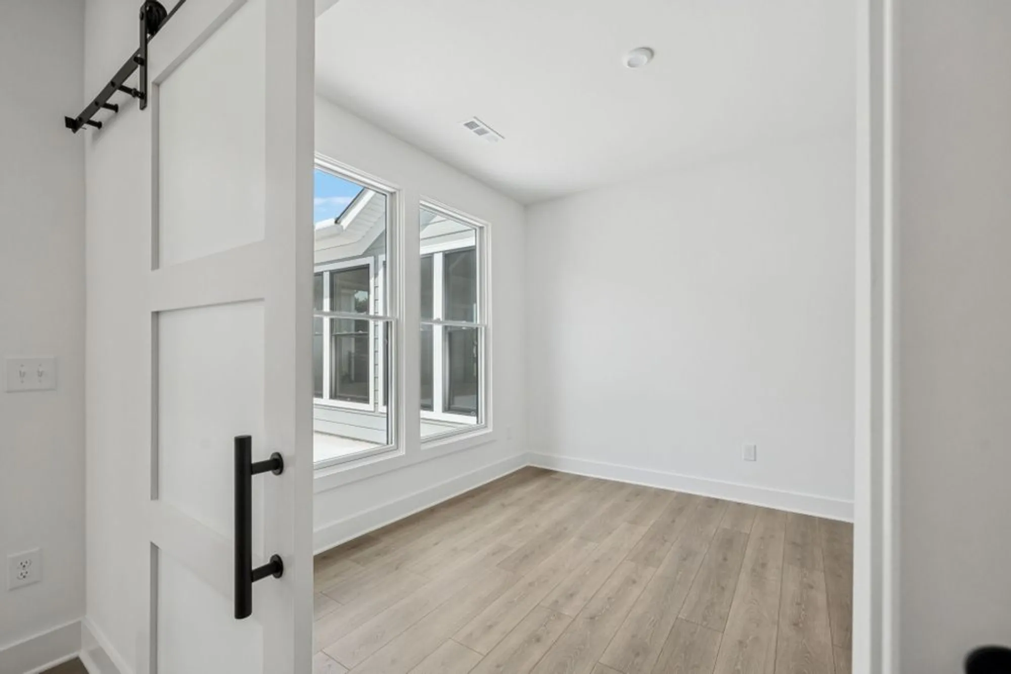 Property Slideshow image 23 of 67 | 516 restoration dr, Smyrna, TN, 37167