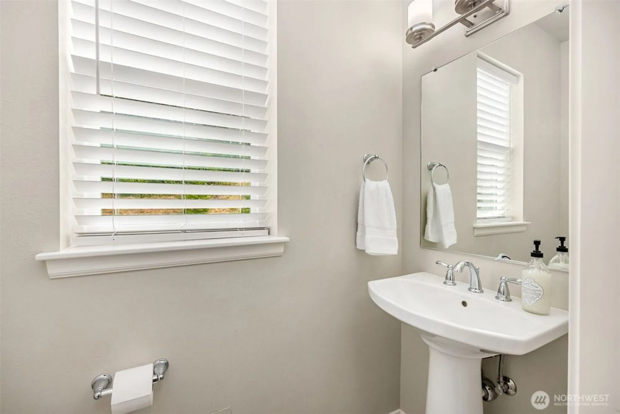 Property Slideshow image 19 of 32 | 490 mount constance way, Port Ludlow, WA, 98365