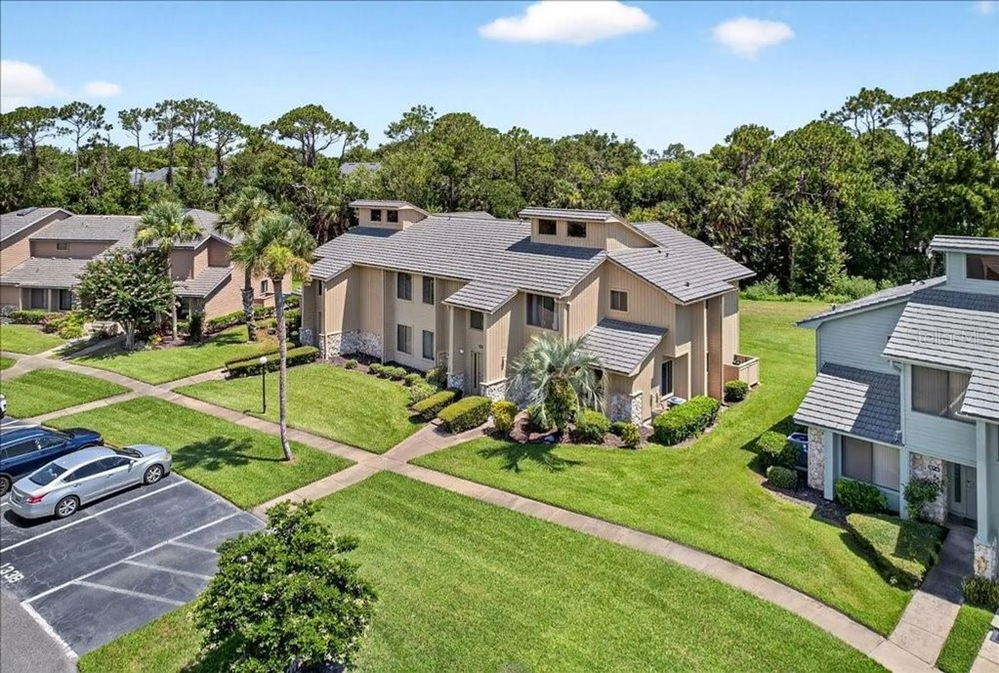 Property Slideshow image 32 of 37 | 133 blue heron dr d, Daytona Beach, FL, 32119