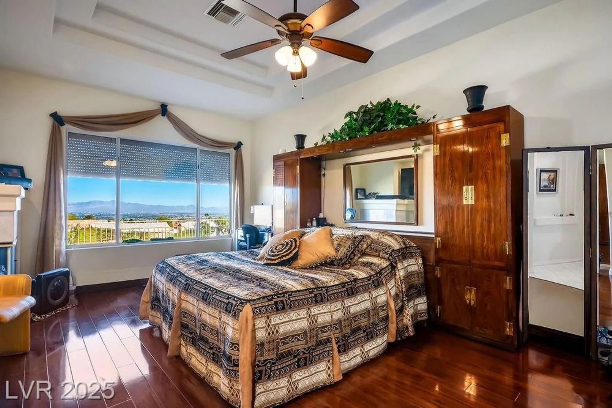 Property Slideshow image 22 of 99 | 10712 button willow dr, Las Vegas, NV, 89134