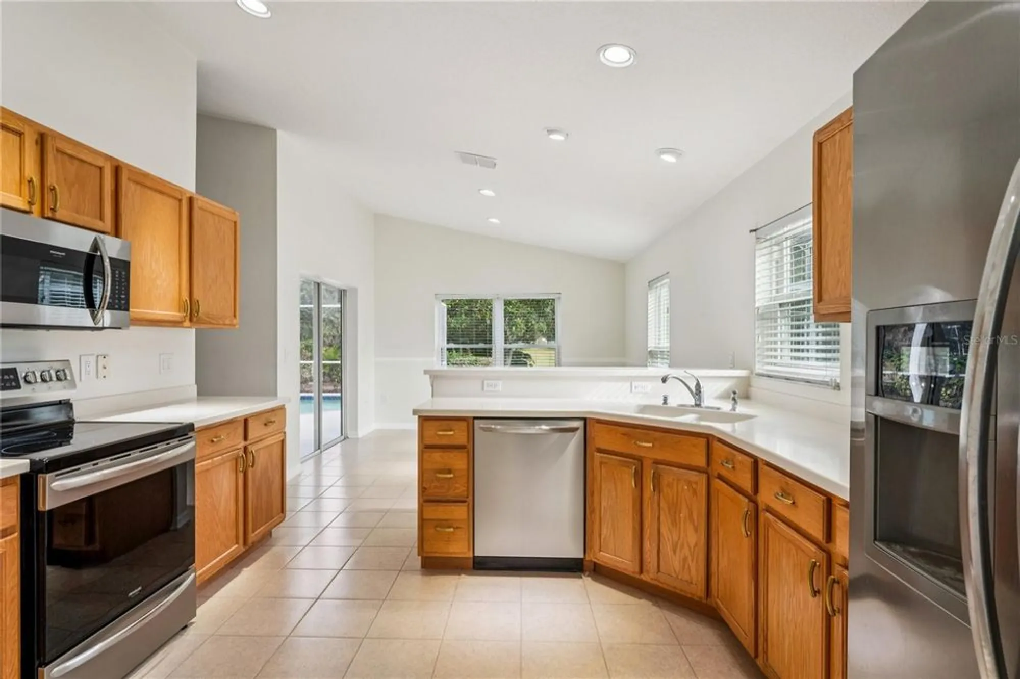 Property Slideshow image 14 of 81 | 322 greenwich cir, Spring Hill, FL, 34609