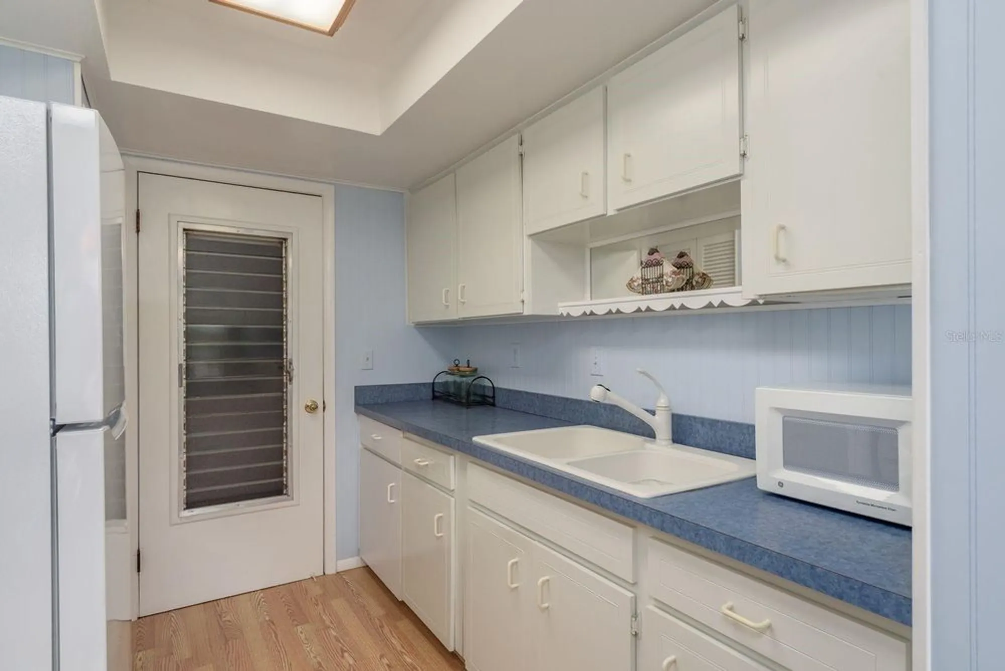 Property Slideshow image 12 of 55 | 2738 sherbrooke ln c, Palm Harbor, FL, 34684