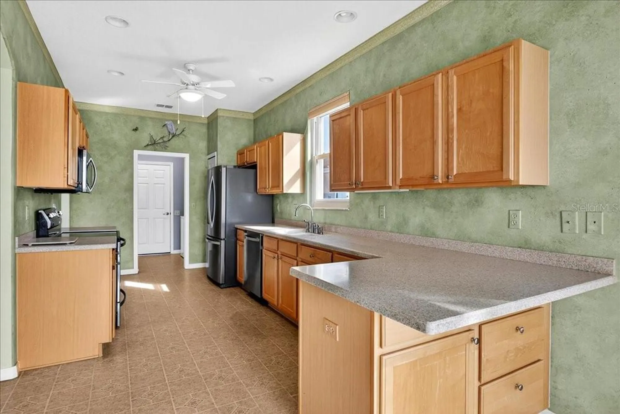 Property Slideshow image 20 of 53 | 4220 windchime ln, Lakeland, FL, 33811